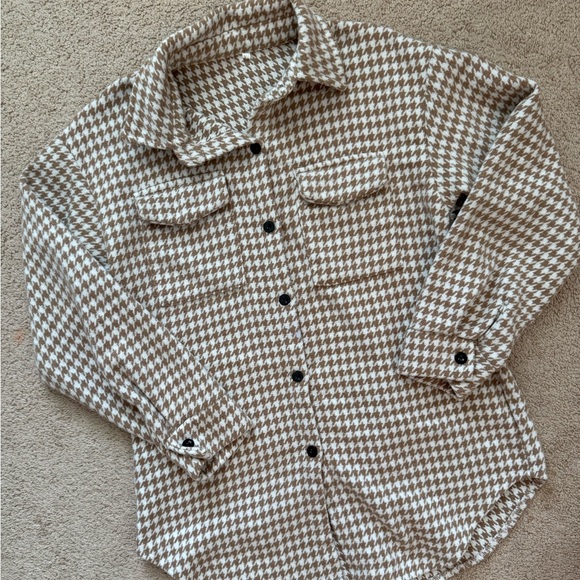 Oversized Shacket - Picture 1 of 3